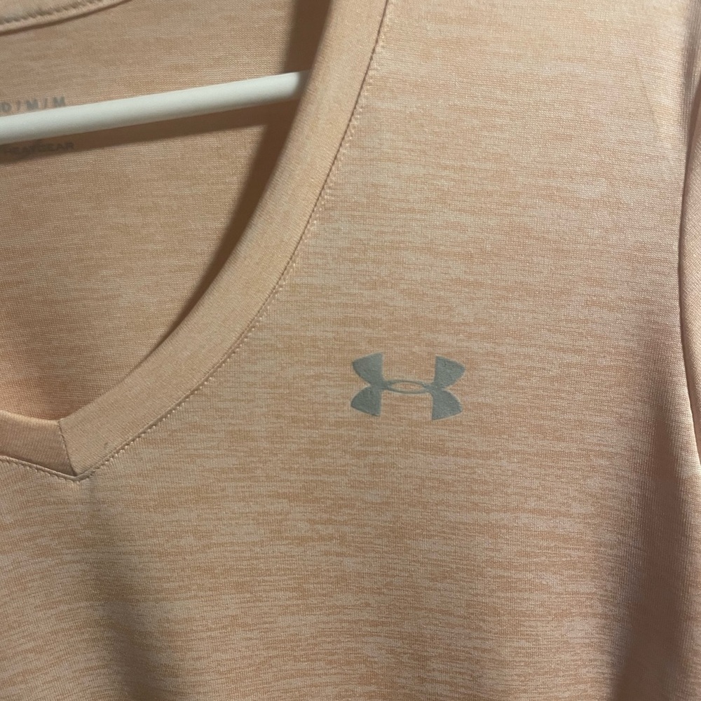 Under Armour Women's Heather Peach V-Neck Lightweight Heat Gear Loose Fit Top, M - Picture 2 of 9
